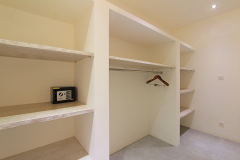 4 bedrooms Villa in Seminyak, Badung, Indonesia No. 1456 11