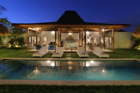 4 bedrooms Villa in Seminyak, Badung, Indonesia No. 1456 8