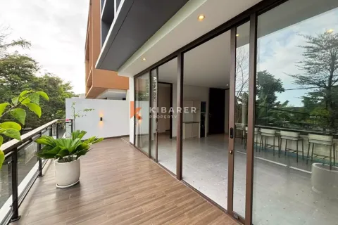 3 bedrooms Villa in Tibubeneng, Badung, Indonesia No. 11833 10