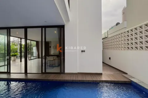 3 bedrooms Villa in Tibubeneng, Badung, Indonesia No. 11833 2