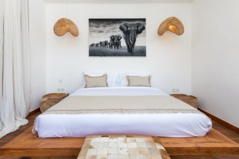 Вилла с 4 спальнями в Seminyak, Бадунг, Индонезия № 1108 15
