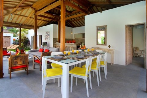 4 bedrooms Villa in Seminyak, Badung, Indonesia No. 1112 5