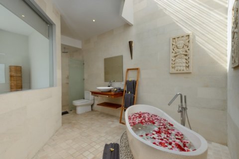 3 bedrooms Villa in Seminyak, Badung, Indonesia No. 1109 17
