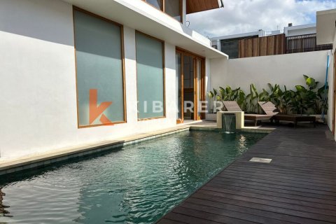 2 bedrooms Villa in Kerobokan, Badung, Indonesia No. 12273