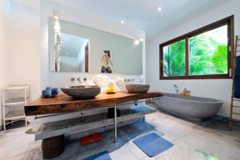 Вилла с 3 спальнями в Seminyak, Бадунг, Индонезия № 1207 12