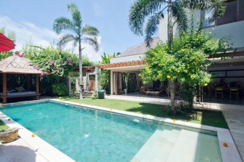 Вилла с 3 спальнями в Seminyak, Бадунг, Индонезия № 1207