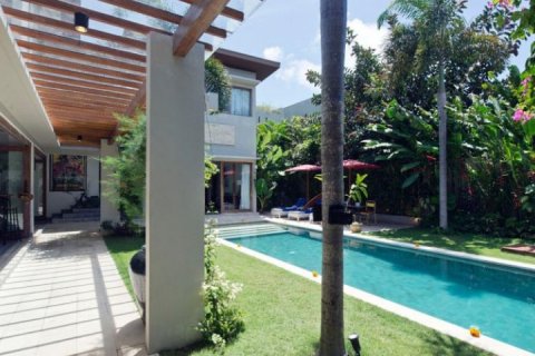 Вилла с 3 спальнями в Seminyak, Бадунг, Индонезия № 1207 2