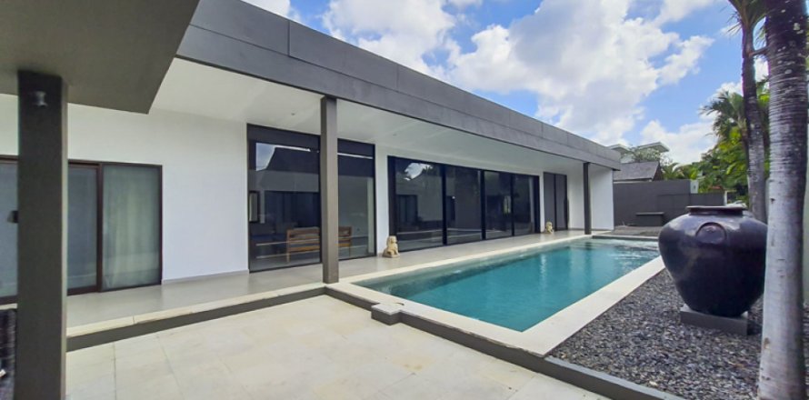 4 bedrooms Villa in Badung, Indonesia No. 10996