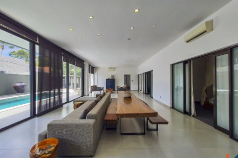 4 bedrooms Villa in Badung, Indonesia No. 10996 2