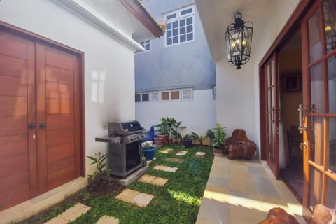 4 bedrooms Villa in South Denpasar, Denpasar, Indonesia No. 10995 10