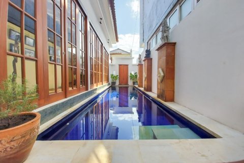 4 bedrooms Villa in South Denpasar, Denpasar, Indonesia No. 10995 7