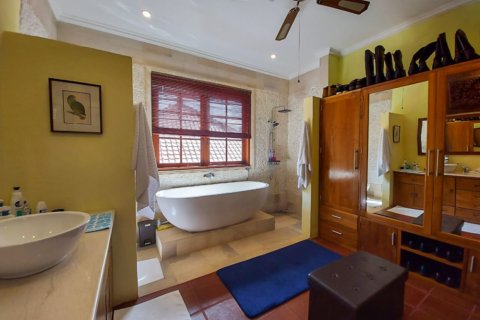 4 bedrooms Villa in South Denpasar, Denpasar, Indonesia No. 10995 20