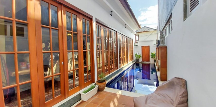4 bedrooms Villa in South Denpasar, Denpasar, Indonesia No. 10995