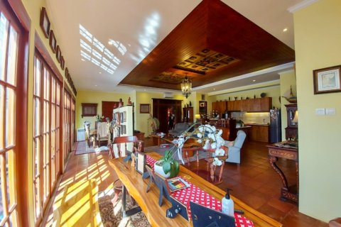 4 bedrooms Villa in South Denpasar, Denpasar, Indonesia No. 10995 2