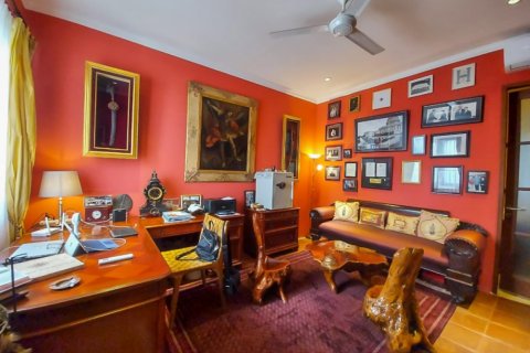 4 bedrooms Villa in South Denpasar, Denpasar, Indonesia No. 10995 9
