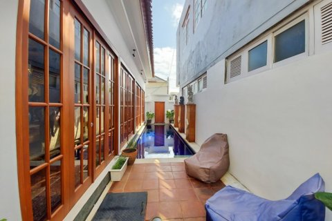 4 bedrooms Villa in South Denpasar, Denpasar, Indonesia No. 10995 6