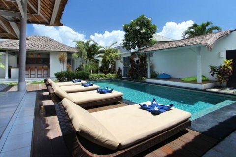 Вилла с 4 спальнями в Seminyak, Бадунг, Индонезия № 1592 2