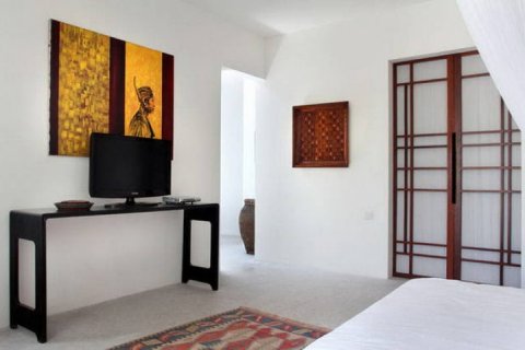 4 bedrooms Villa in Seminyak, Badung, Indonesia No. 1591 13