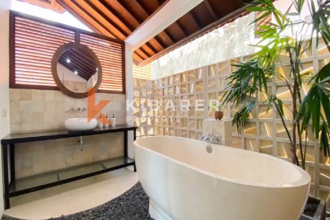 4 bedrooms Villa in Kerobokan, Badung, Indonesia No. 11916 14