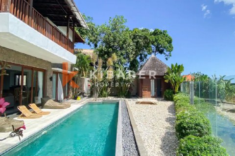 4 bedrooms Villa in Kerobokan, Badung, Indonesia No. 11916 2
