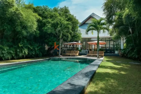 4 bedrooms Villa in Badung, Indonesia No. 11912