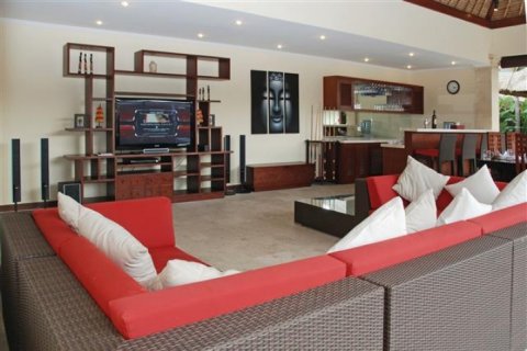 3 bedrooms Villa in Seminyak, Badung, Indonesia No. 1045 4