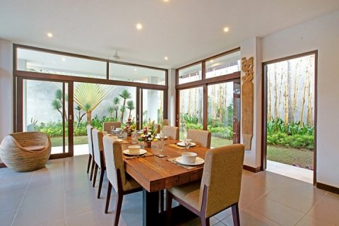 4 bedrooms Villa in Seminyak, Badung, Indonesia No. 1048 14