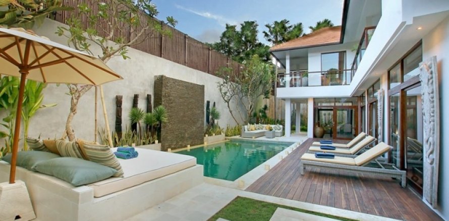 4 bedrooms Villa in Seminyak, Badung, Indonesia No. 1048