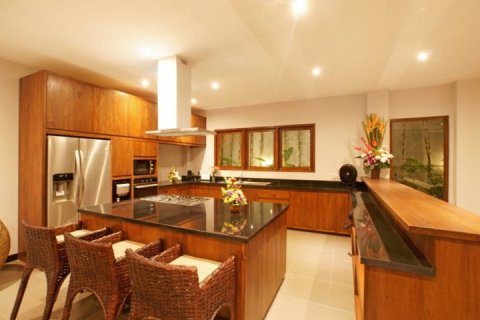 4 bedrooms Villa in Seminyak, Badung, Indonesia No. 1048 17