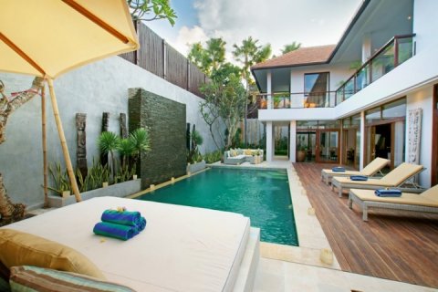 4 bedrooms Villa in Seminyak, Badung, Indonesia No. 1048 3