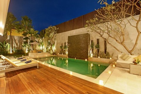 4 bedrooms Villa in Seminyak, Badung, Indonesia No. 1048 6