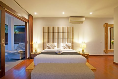 4 bedrooms Villa in Seminyak, Badung, Indonesia No. 1048 20