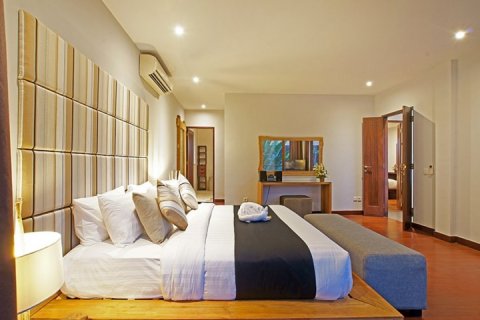 4 bedrooms Villa in Seminyak, Badung, Indonesia No. 1048 21
