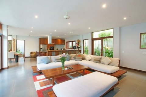 4 bedrooms Villa in Seminyak, Badung, Indonesia No. 1048 9