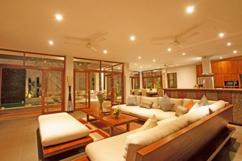 4 bedrooms Villa in Seminyak, Badung, Indonesia No. 1048 11