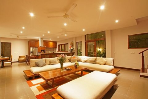 4 bedrooms Villa in Seminyak, Badung, Indonesia No. 1048 12