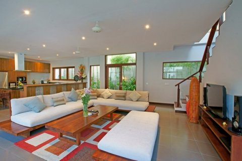4 bedrooms Villa in Seminyak, Badung, Indonesia No. 1048 10