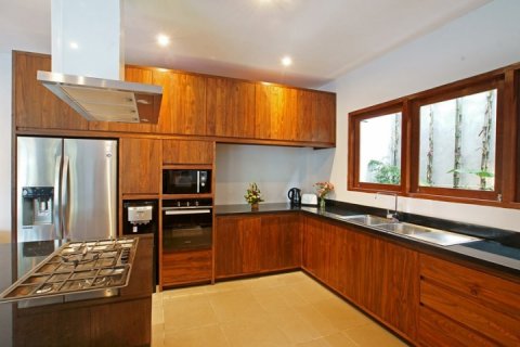 4 bedrooms Villa in Seminyak, Badung, Indonesia No. 1048 18