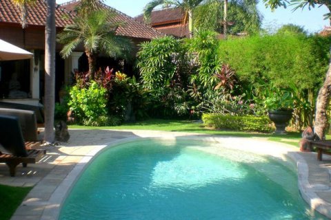 3 bedrooms Villa in Seminyak, Badung, Indonesia No. 1046 8