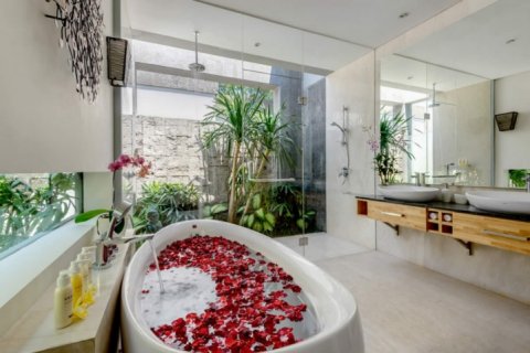 Вилла с 4 спальнями в Seminyak, Бадунг, Индонезия № 1051 12