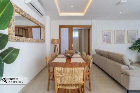 Вилла с 3 спальнями в Seminyak, Бадунг, Индонезия № 13580 4
