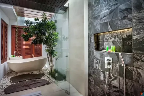 4 bedrooms Villa in Seminyak, Badung, Indonesia No. 10788 18