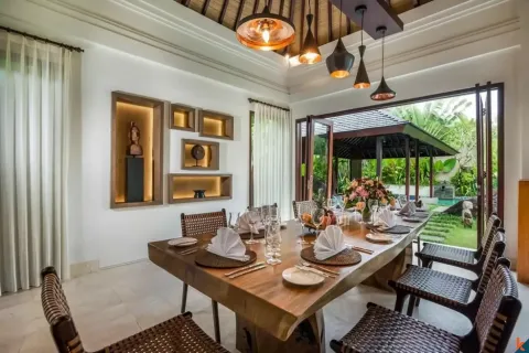 4 bedrooms Villa in Seminyak, Badung, Indonesia No. 10788 12