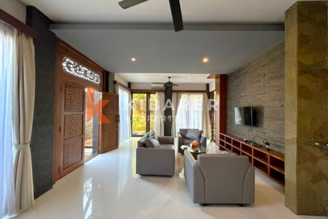 Вилла с 3 спальнями в Легиан, Kuta, Бадунг, Индонезия № 12423 2