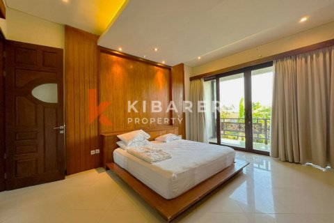 Вилла с 3 спальнями в Легиан, Kuta, Бадунг, Индонезия № 12423 11