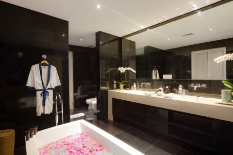 5 bedrooms Villa in South Kuta, Badung, Indonesia No. 612 18