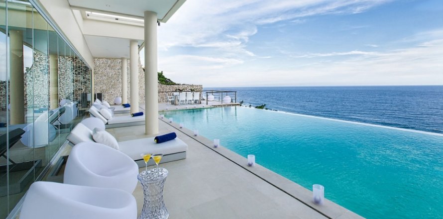 5 bedrooms Villa in South Kuta, Badung, Indonesia No. 612