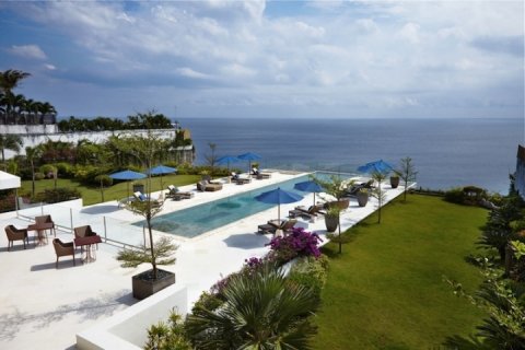 4 bedrooms Villa in South Kuta, Badung, Indonesia No. 609