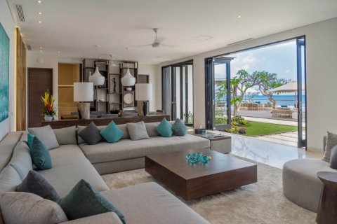 5 bedrooms Villa in South Kuta, Badung, Indonesia No. 613 10