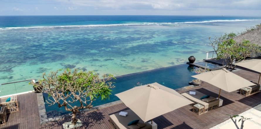 5 bedrooms Villa in South Kuta, Badung, Indonesia No. 613